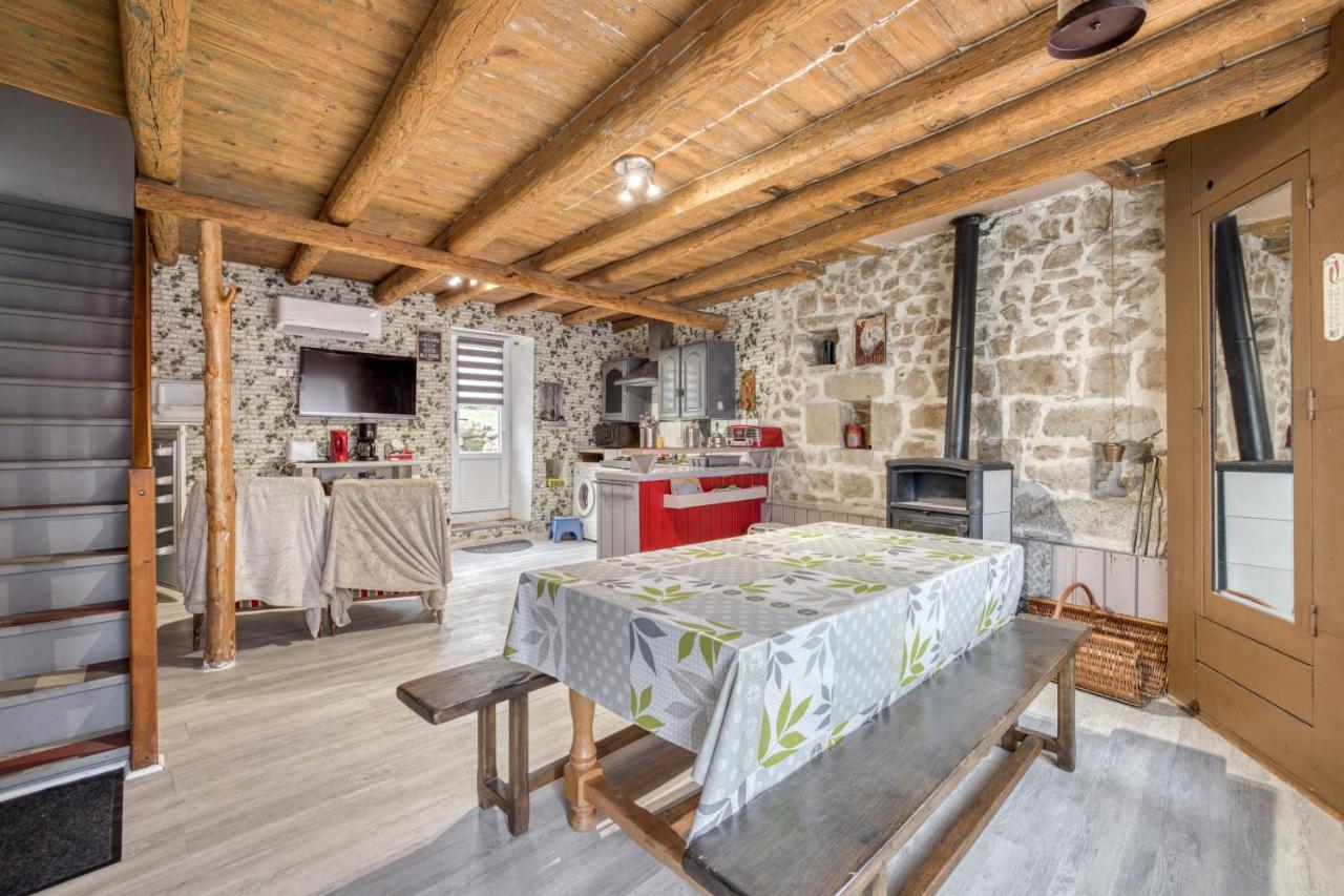 Maison Charmante A Valprivas Avec Jardin Prive. Buitenkant foto